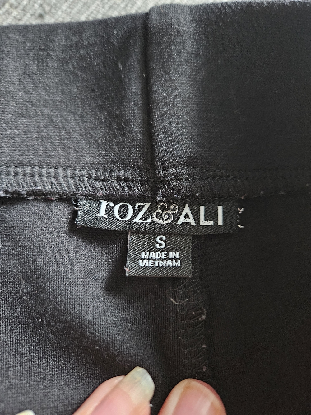 Roz & Ali Black Pencil Skirt - Sleek Office Staple - Picture 2 of 4